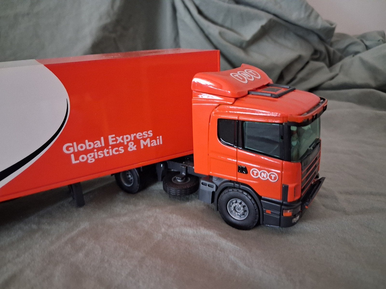 TNT Scania Vrachtwagen Model - Global Express, Overige merken, 1:50 of kleiner, Ophalen of Verzenden, Zo goed als nieuw
