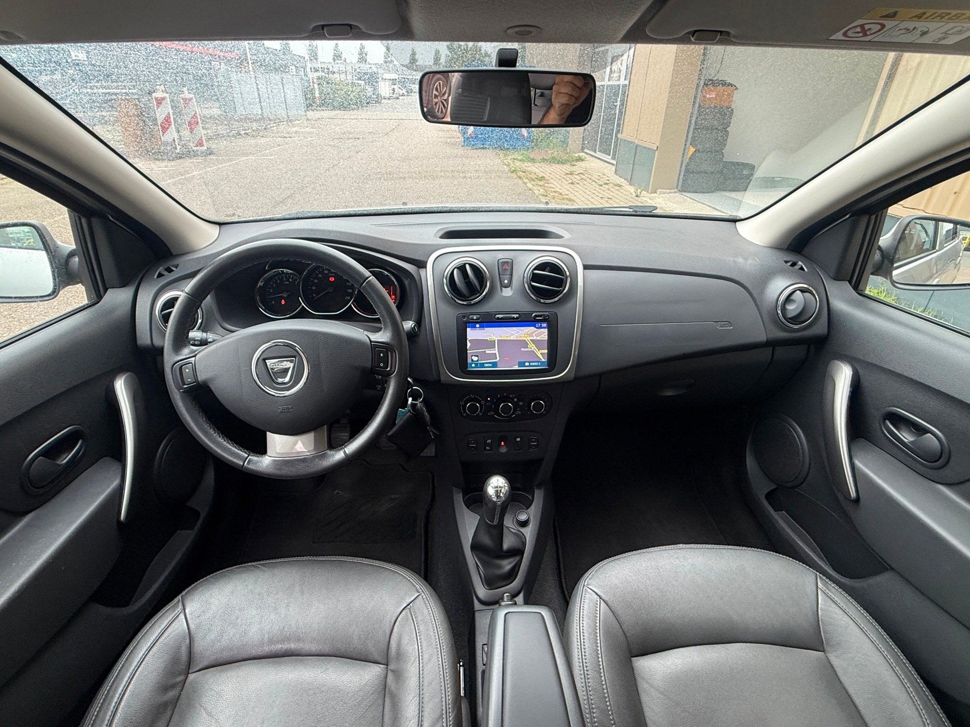 Foto 3 van Dacia Logan MCV 0.9 TCe S&S Prestige Leer Navi