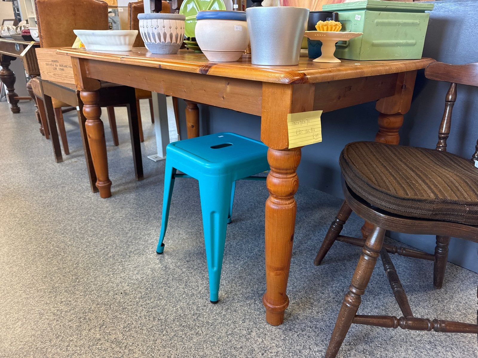 Massief houten eettafel met gedraaide poten, Ophalen