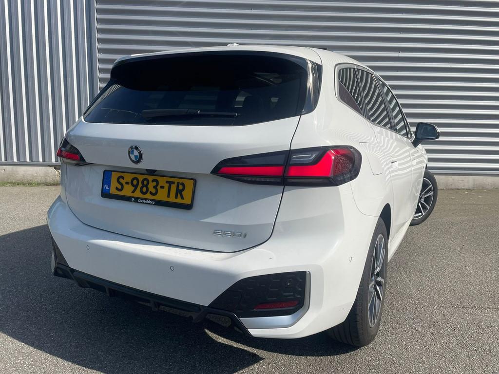 BMW 2-serie Active Tourer 220i M SPORT I PANORAMADAK I HEAD-, 156 pk, Leder en Stof, Wit, Origineel Nederlands