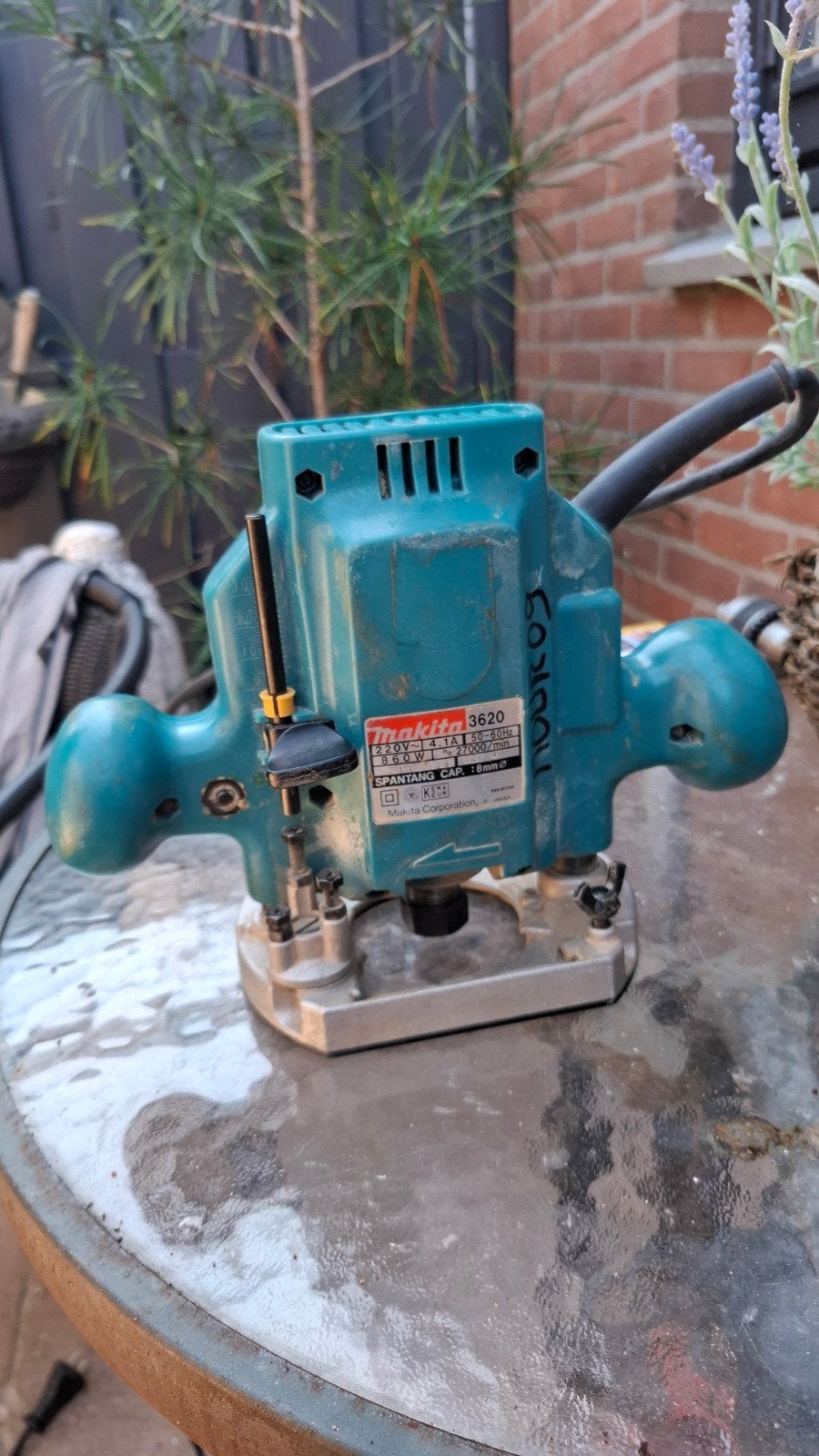Makita 3620 Bovenfrees - Krachtige 860W Router, Gebruikt, Ophalen of Verzenden, Elektrisch, Makita