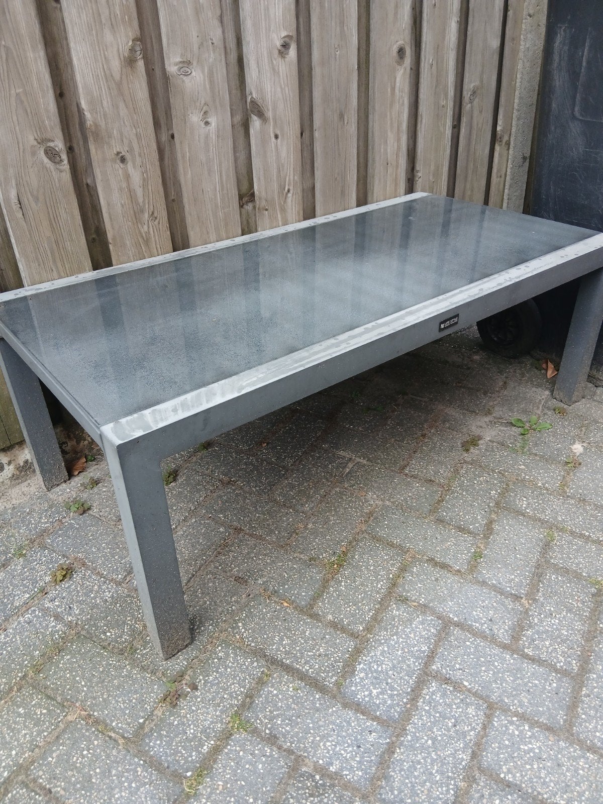 Gratis tuintafel met glazen blad, Tuin en Terras, Ophalen, Gebruikt, Rechthoekig, Metaal
