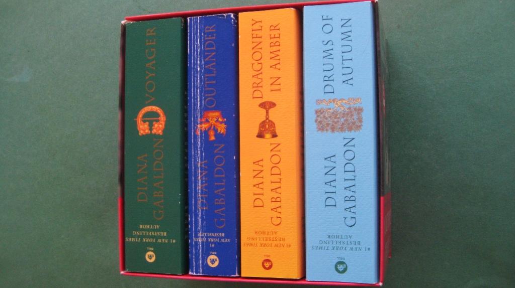 Diana Gabaldon – Outlander Boxset 1-4, Boeken, Romans, Ophalen of Verzenden, Zo goed als nieuw, Europa overig