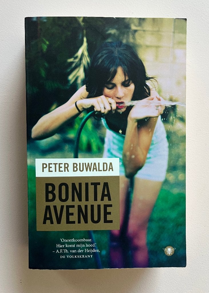 Bonita Avenue - Peter Buwalda, Gelezen, Ophalen of Verzenden, Nederland, Peter Buwalda