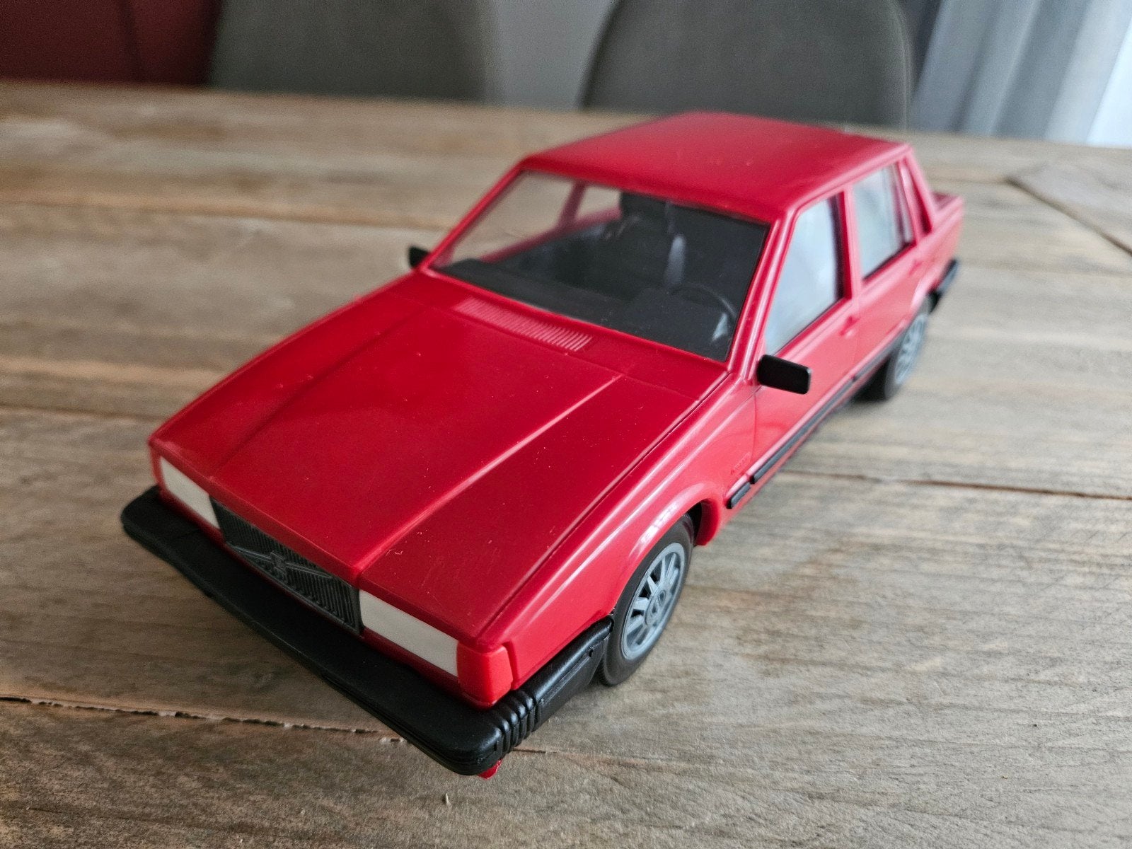 Stahlberg Volvo 760 GLE rood 1:18, Ophalen of Verzenden, Zo goed als nieuw, Auto, Overige merken