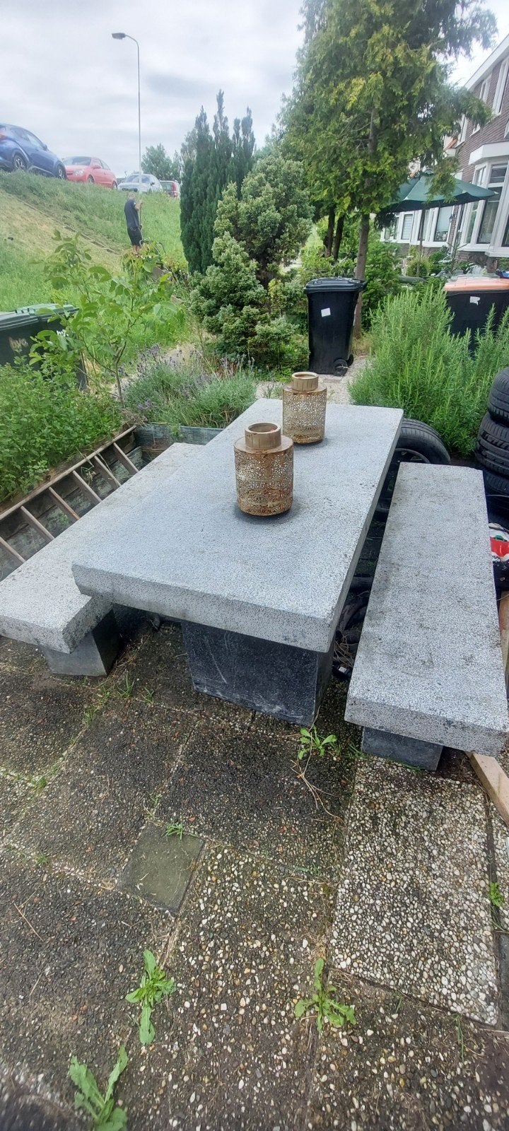 Gratis stenen tuintafel met banken - Duurzaam en robuust, Ophalen, Gebruikt, Rechthoekig, Overige materialen