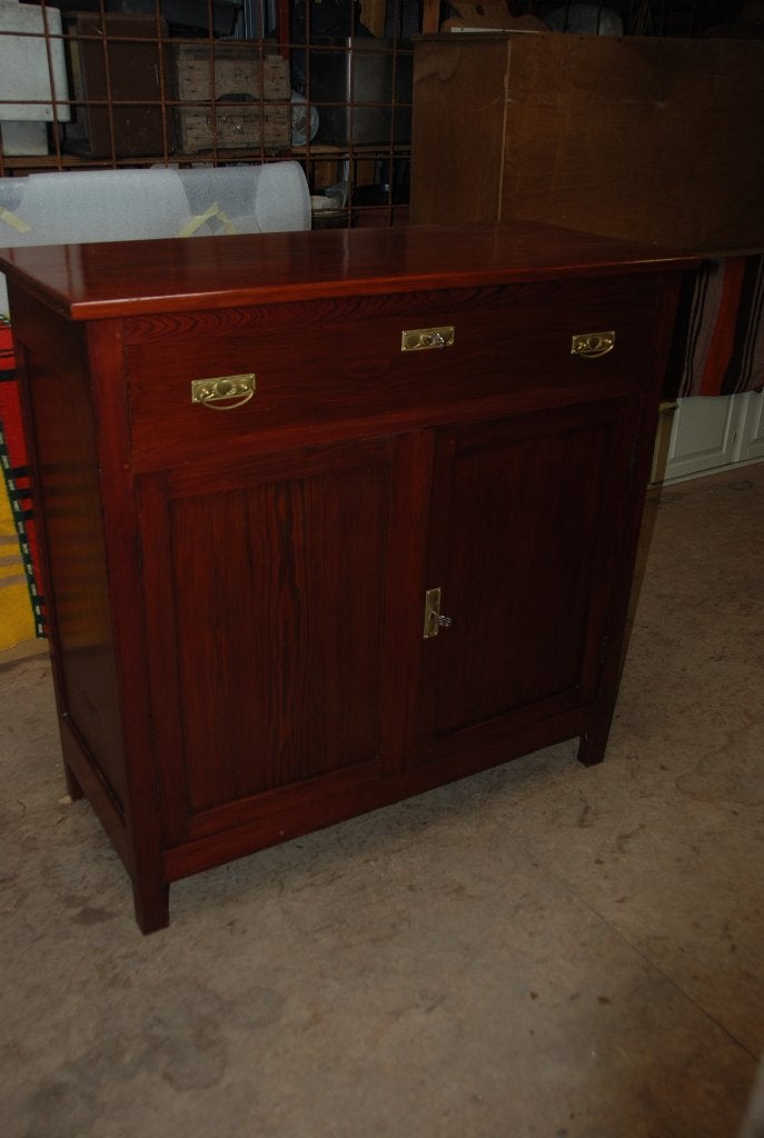Grenen kast.           Breedte 111 cm., Gebruikt, 100 tot 150 cm, 100 tot 150 cm, Ophalen of Verzenden