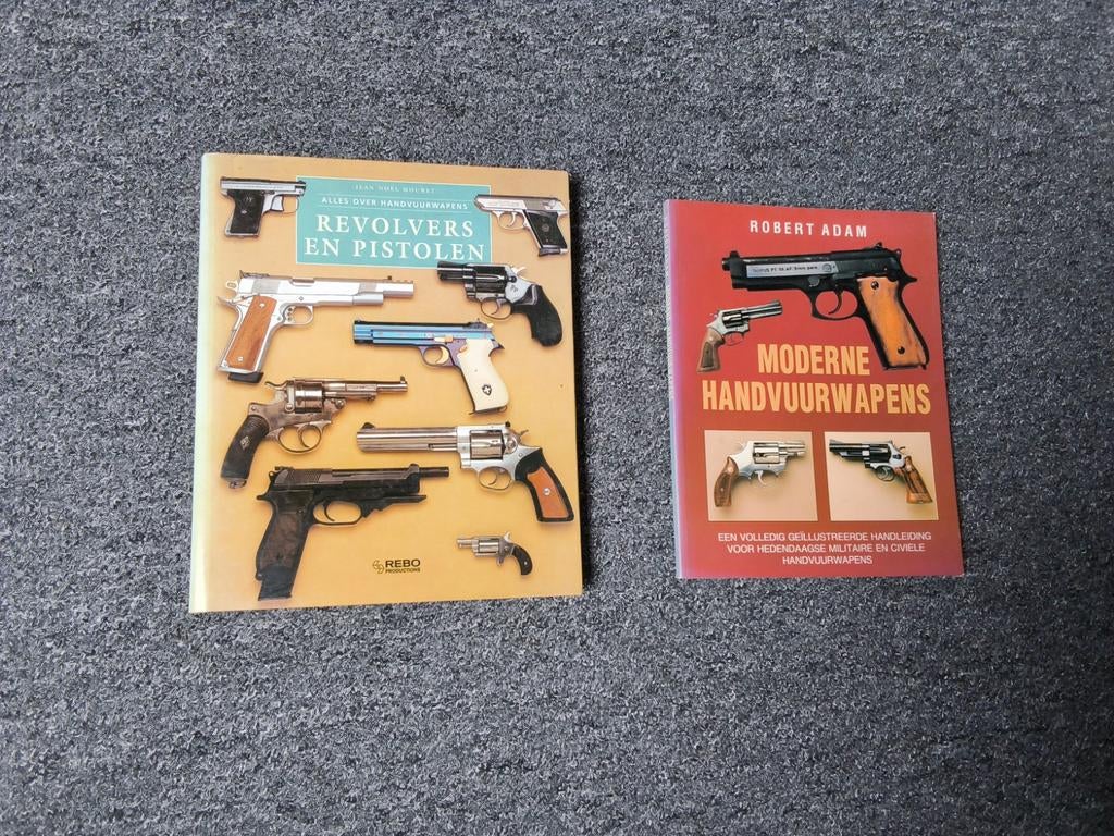 2 st  PRACHTIGE  BOEKEN over HANDVUURWAPENS, Boeken, Ophalen of Verzenden, Zo goed als nieuw, Overige onderwerpen