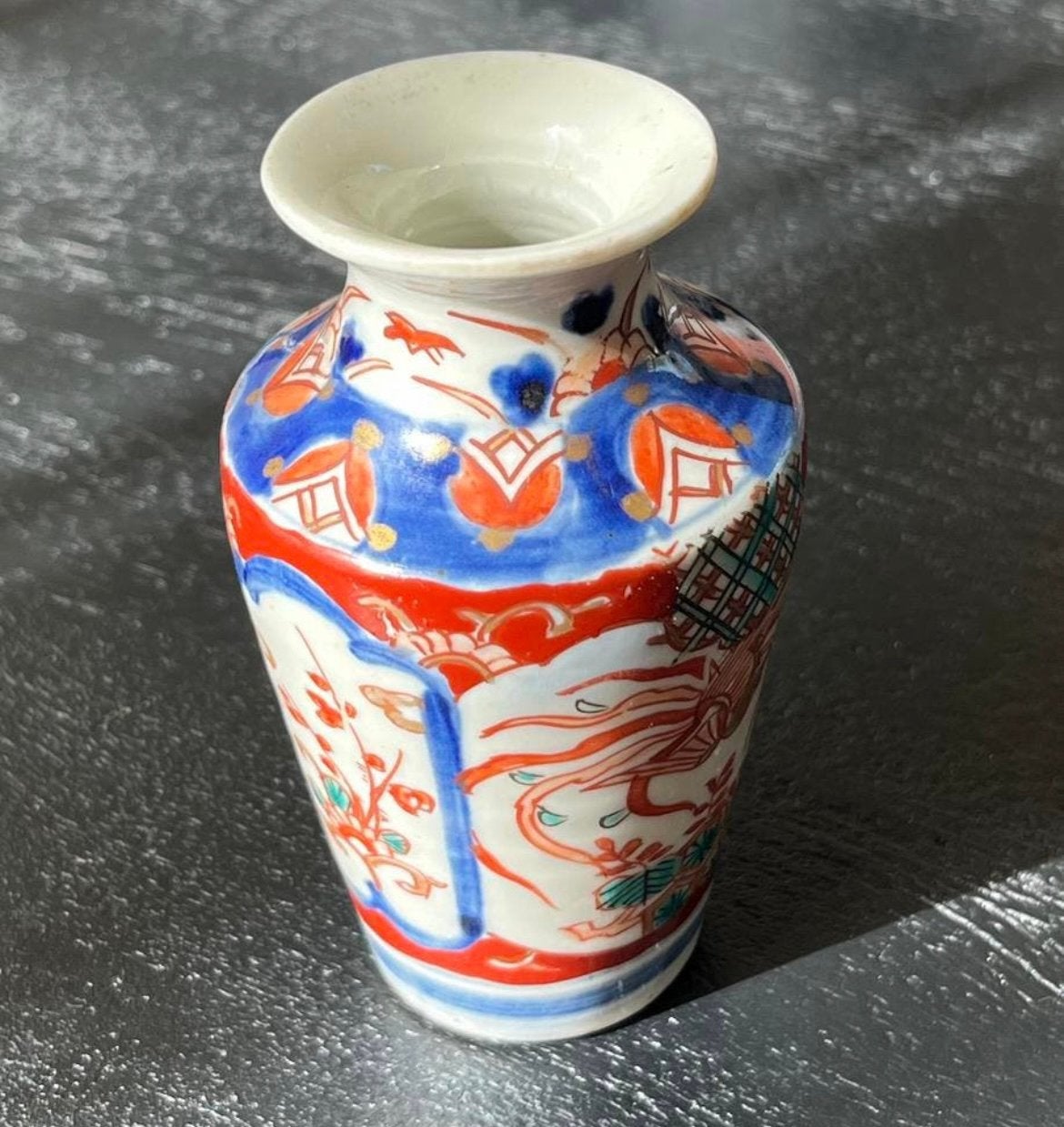Antiek vaasje Imari porselein, Antiek en Kunst, Antiek | Vazen, Verzenden