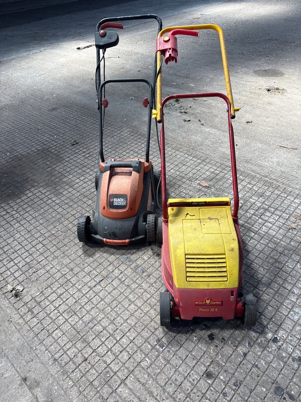 Twee elektrische grasmaaiers: Black & Decker en Wolf Garten, Ophalen, Cirkelmaaier, Gebruikt, Elektrische grasmaaier