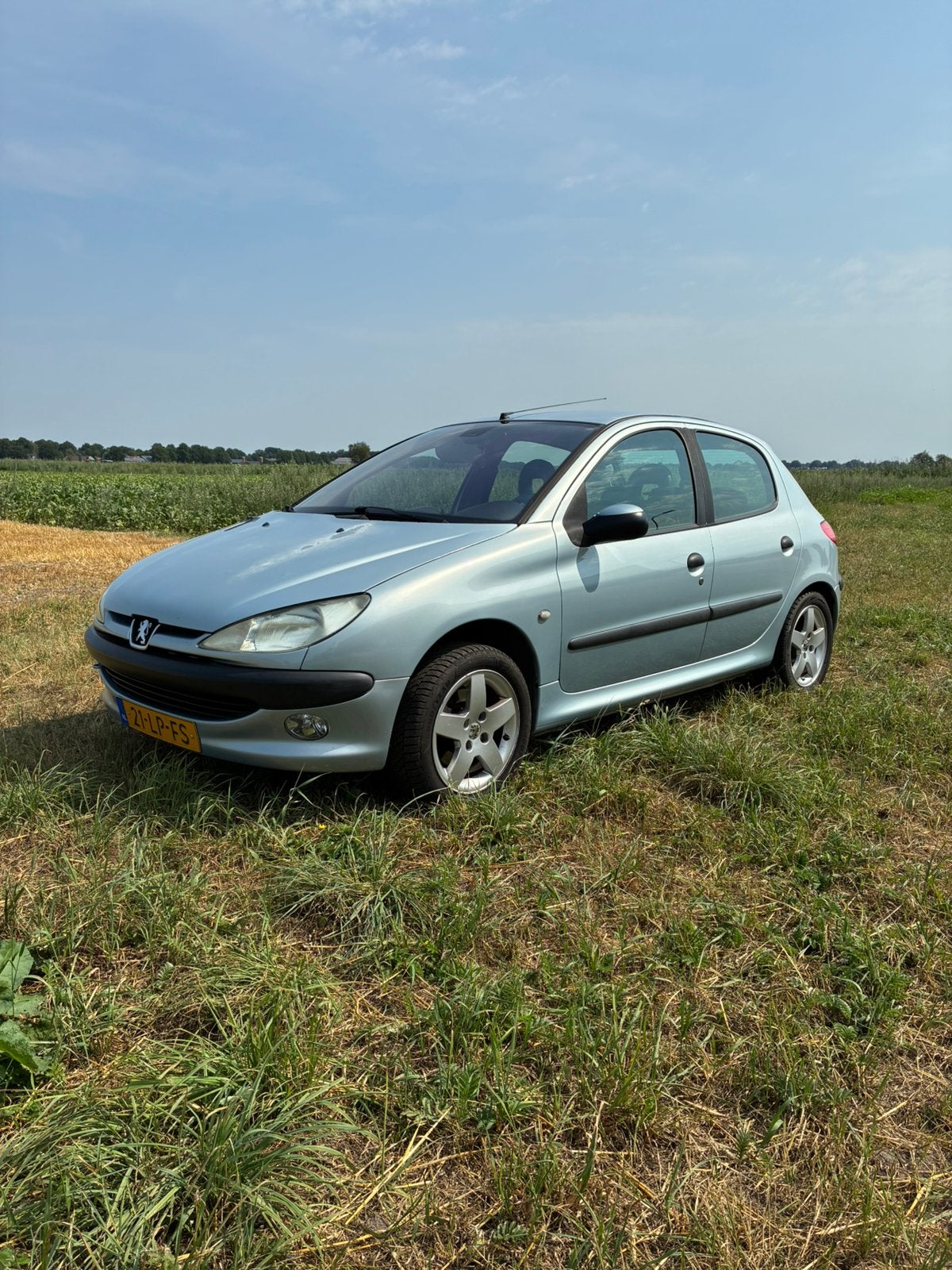 Peugeot 206 1.6 16v 5D | werkende airco!, Auto's, Voorwielaandrijving, 40 €/maand, Zwart, 4 cilinders