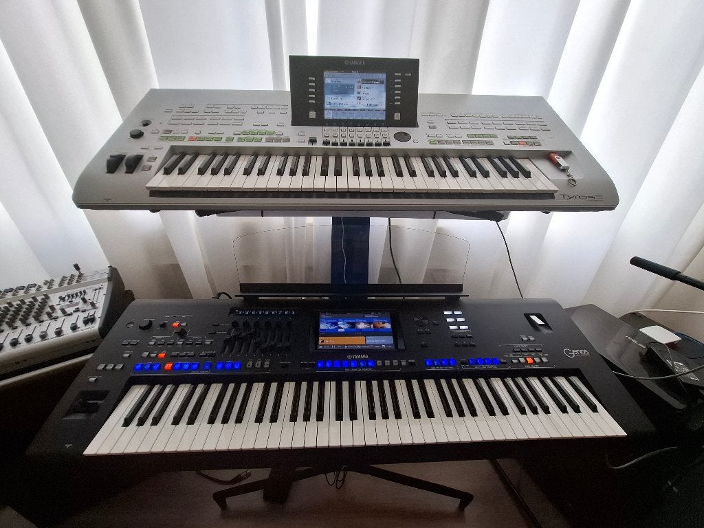 Yamaha Genos + Tyros 3 + Mengpaneel + Luidsprekers + Stay, Muziek en Instrumenten, Keyboards, Ophalen, Yamaha, Zo goed als nieuw