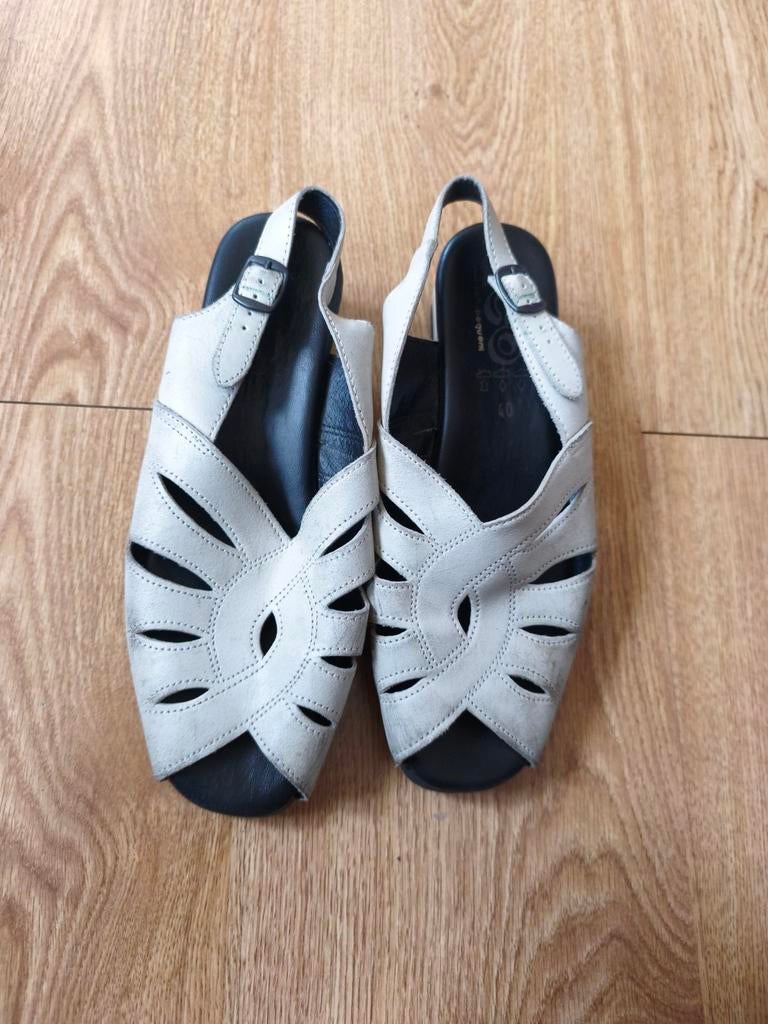 Zomer schoenen beige maat 40, Schoenen met lage hakken, Beige, Ophalen of Verzenden, Zo goed als nieuw