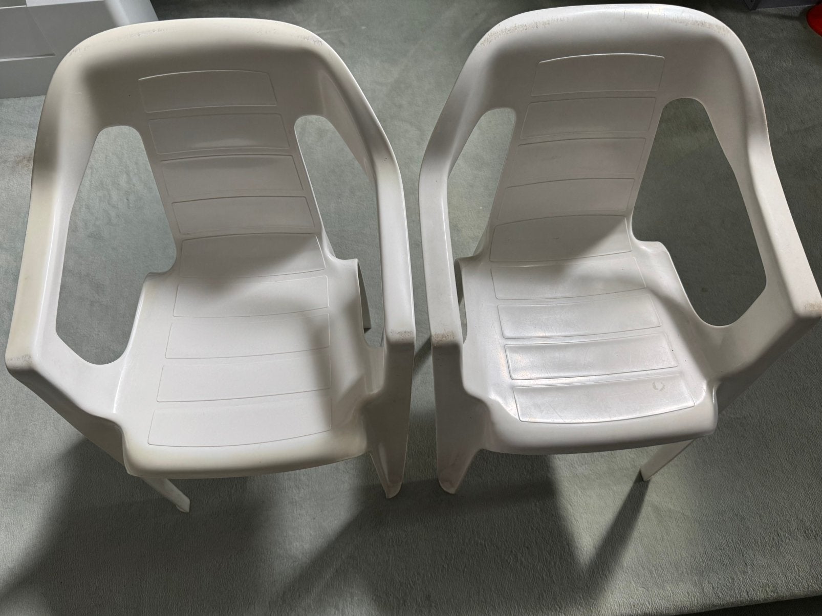 Te koop : 2 witte kinderstoeltjes, Kinderen en Baby's, Kinderstoelen, Ophalen, Gebruikt, Overige typen