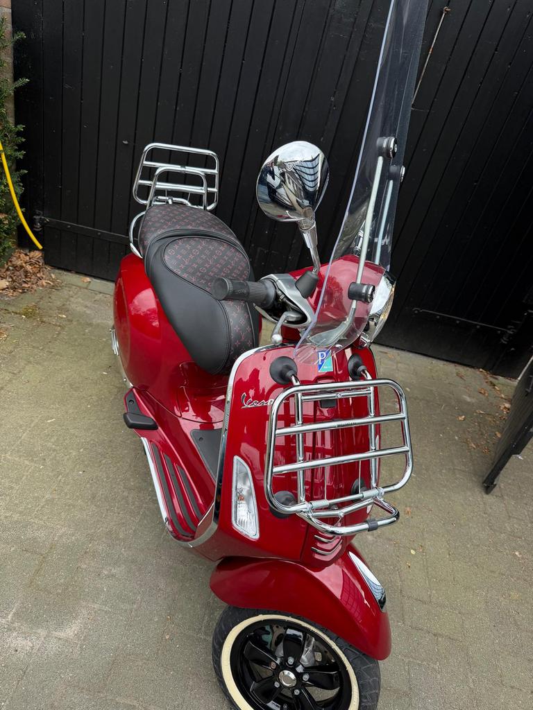 Veepa scooter primavera. Zgan, Ophalen, Overige modellen, Maximaal 45 km/u, Zo goed als nieuw