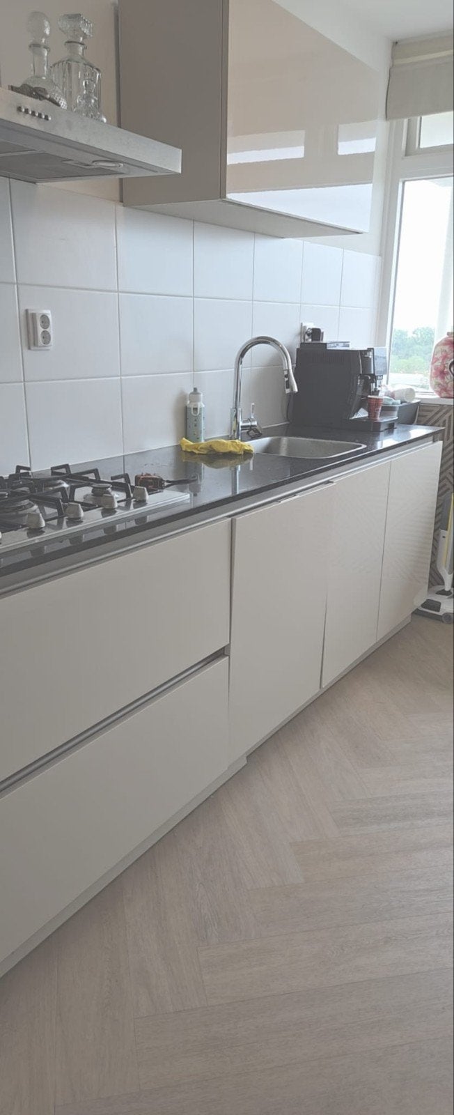 Moderne greeploze keuken met inbouwapparatuur, Ophalen, Gebruikt, Enkelwandige keuken, Greeploos