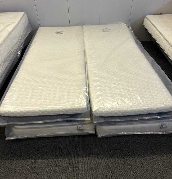 Auping Evolve matrassen 90x200 medium Nu voor €650.-, 90 cm, Eenpersoons, Nieuw, Ophalen of Verzenden