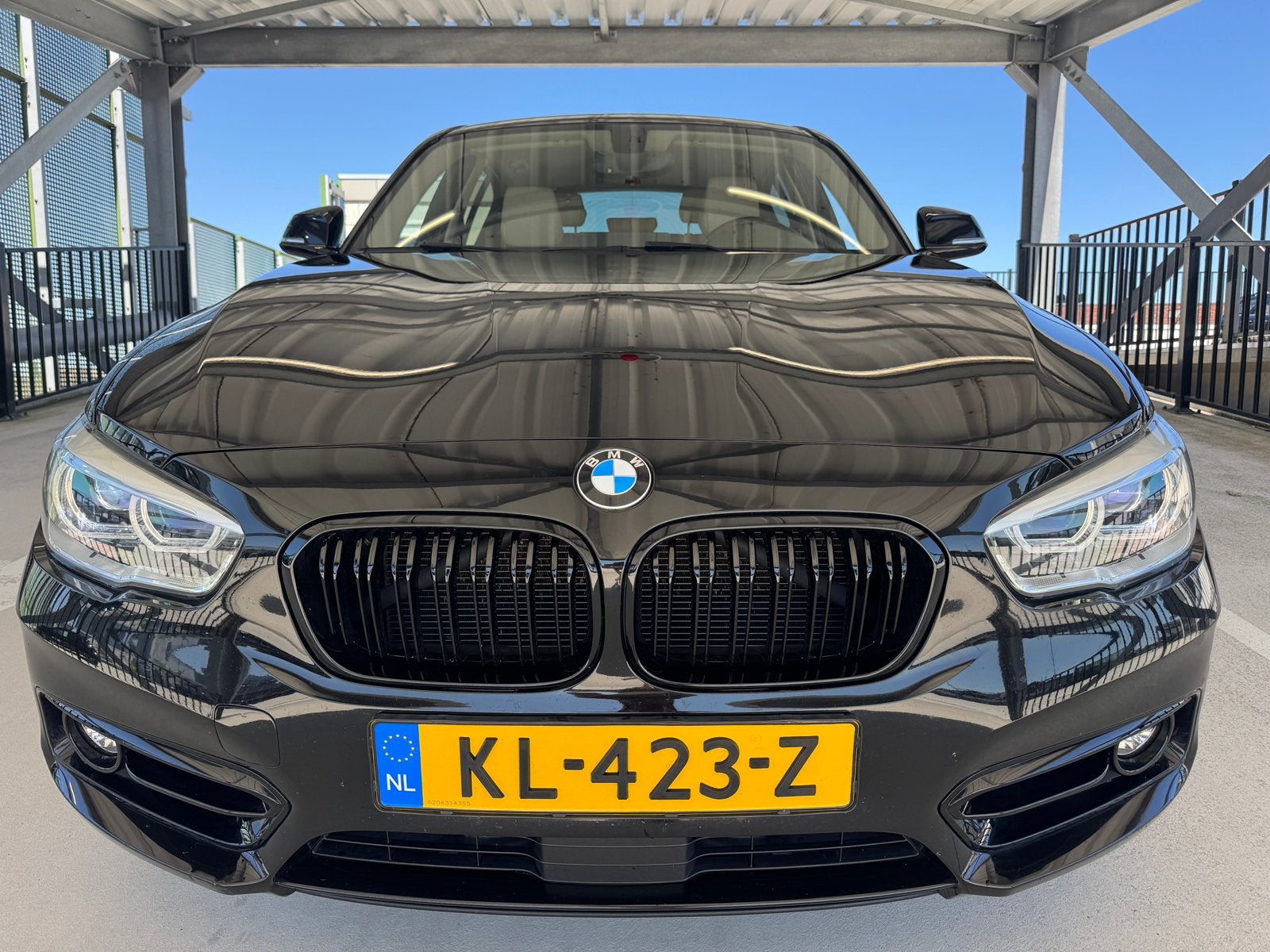 BMW 118i Sport | Leder | Sportstoelen | Automaat | Gr Navi!, 1295 kg, Zwart, Origineel Nederlands, Bedrijf