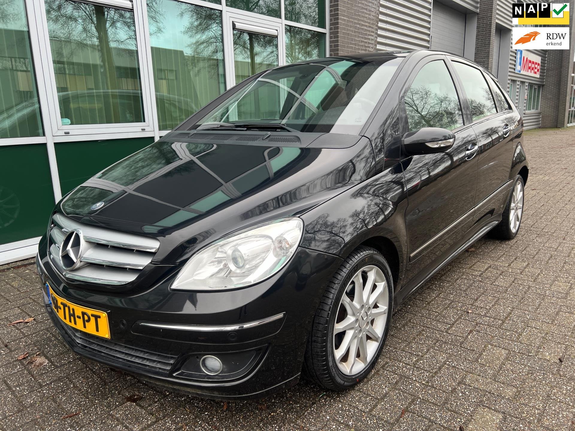 Mercedes-Benz B-klasse 170 - AUTOMAAT - PANORAMA - NAP !, Gebruikt, 4 cilinders, Zwart, Bedrijf