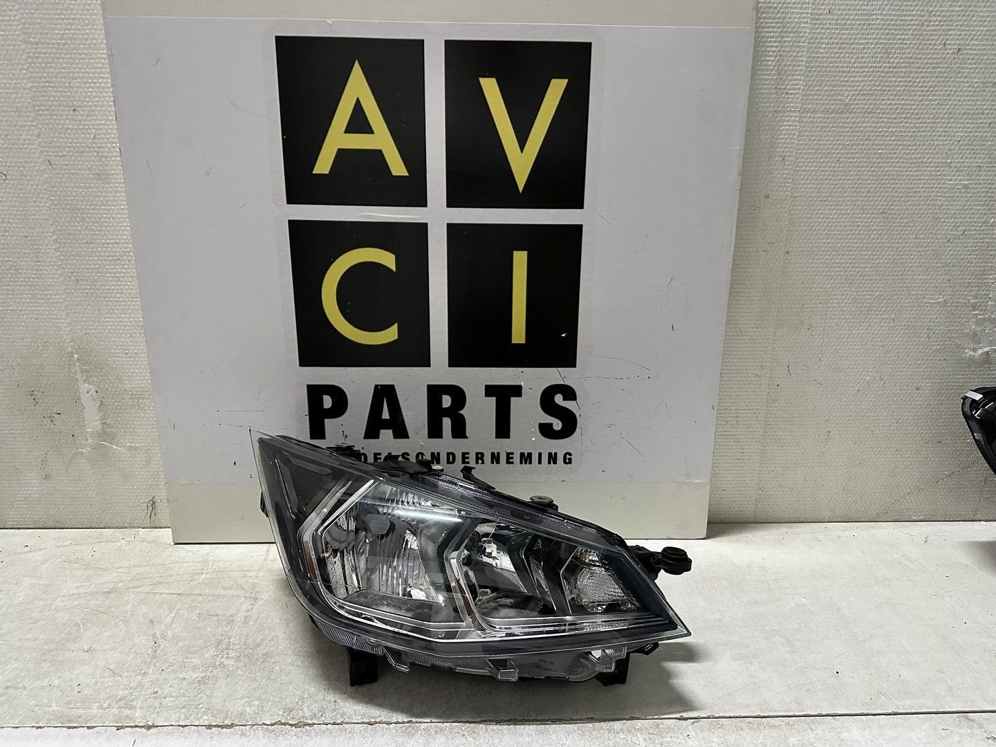 Koplamp Seat Ibiza  Halogeen H7 LED Rechts 6F01941016B, Gebruikt, -, -, Ophalen of Verzenden