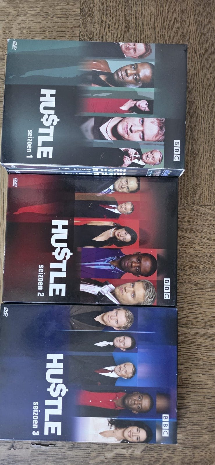 Hustle Seizoen 1, 2 en 3 DVD Boxset - reëel bod, Cd's en Dvd's, Dvd's | Tv en Series, Misdaad, Ophalen of Verzenden, Vanaf 12 jaar