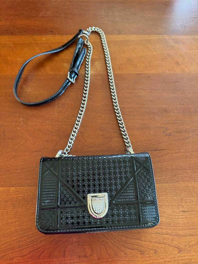 Diorama like wallet on chain, Ophalen of Verzenden, Zo goed als nieuw, Zwart