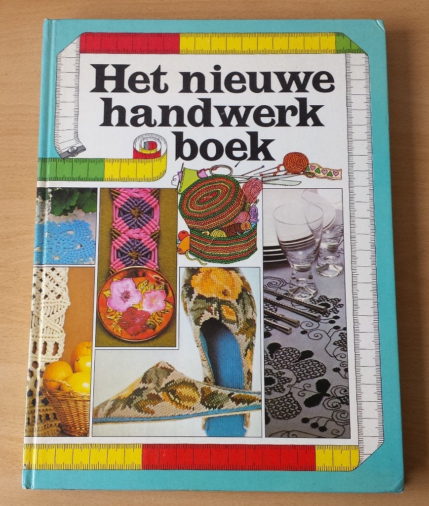 Borduren & Macramé - Het Nieuwe Handwerkboek - 1973, Boeken, Hobby en Vrije tijd, Ophalen of Verzenden, Gelezen, Borduren en Naaien