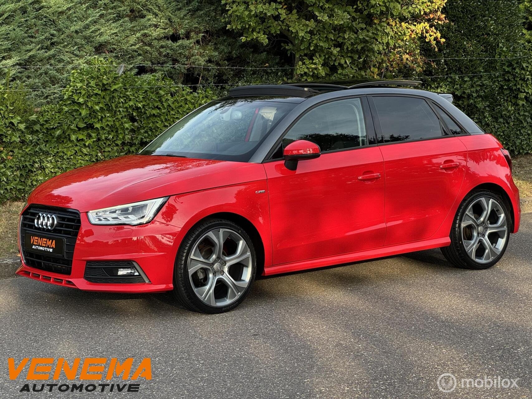 Audi A1 S-Line/Panodak/Xenon/Navi/Cruise/18"LM/1e Eig/74k, Voorwielaandrijving, Stof, Met garantie (alle), 4 stoelen