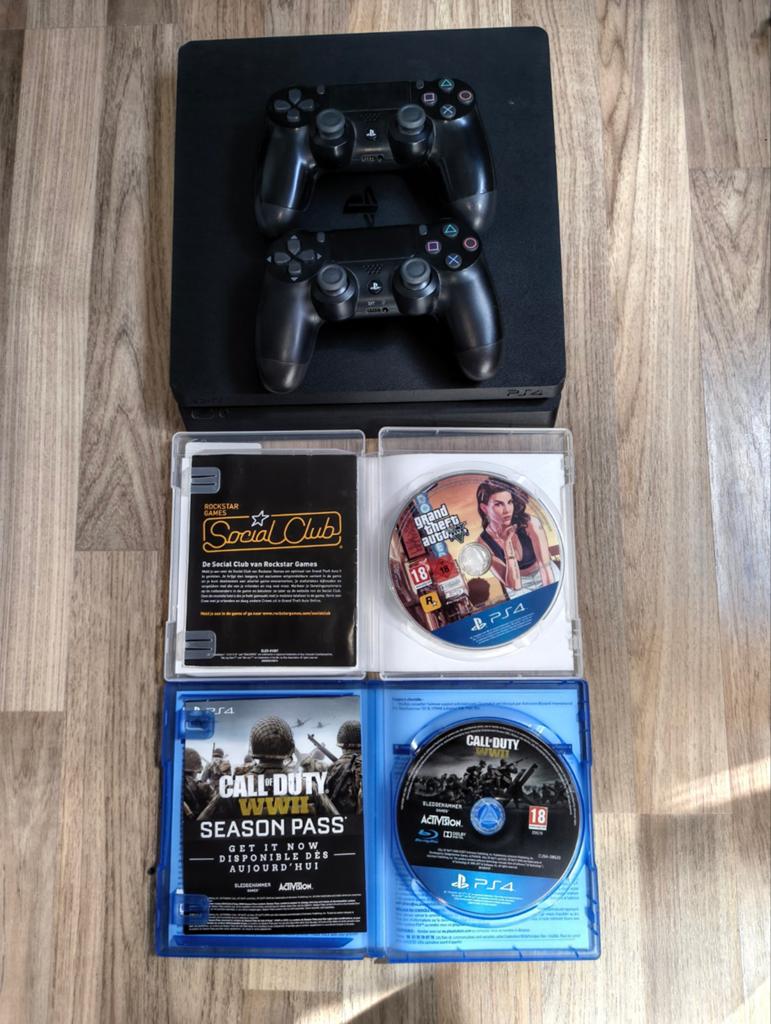 Ps4 slim 1tb met 2 Controllers en 2 games, Spelcomputers en Games, Spelcomputers | Sony PlayStation 4, Met 2 controllers, Ophalen of Verzenden