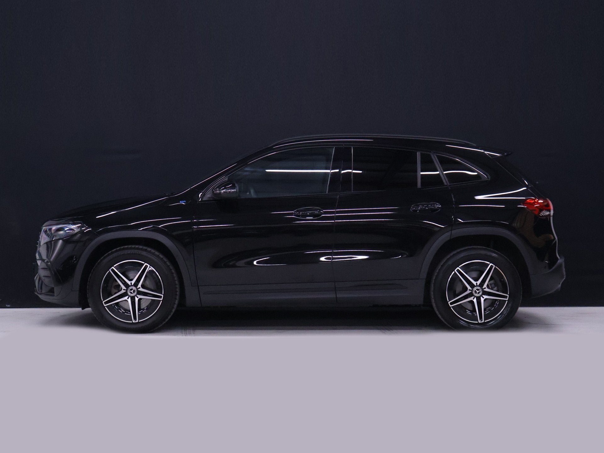 Mercedes-Benz EQA 250 Business Solution AMG 67 kWh [ADAPTIVE, Auto's, Mercedes-Benz, 1940 kg, Gebruikt, Origineel Nederlands, 430 km
