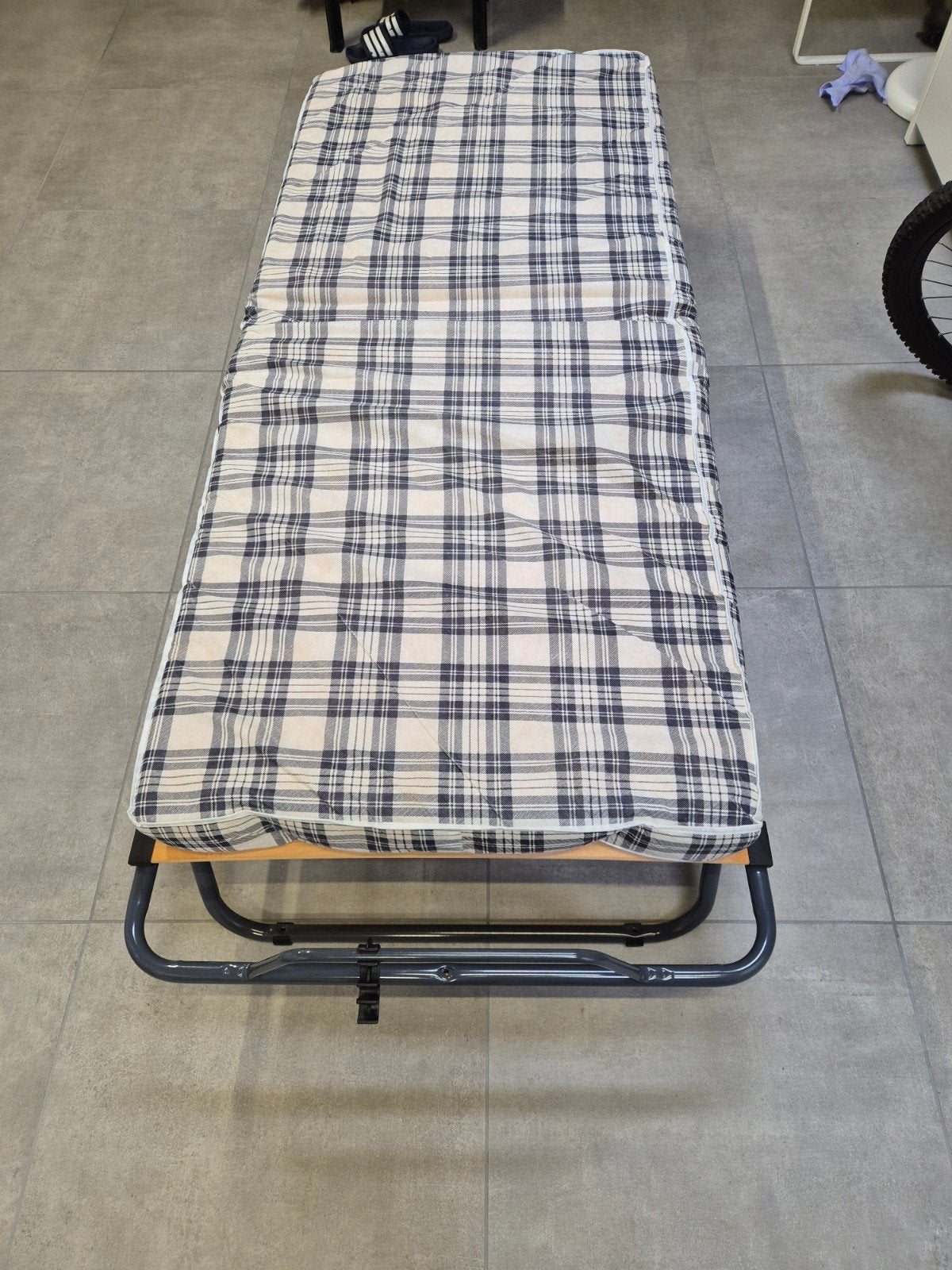 Opvouwbaar logeerbed met matras - ideaal voor gasten, Ophalen, Gebruikt, Eenpersoons, 190 cm of minder