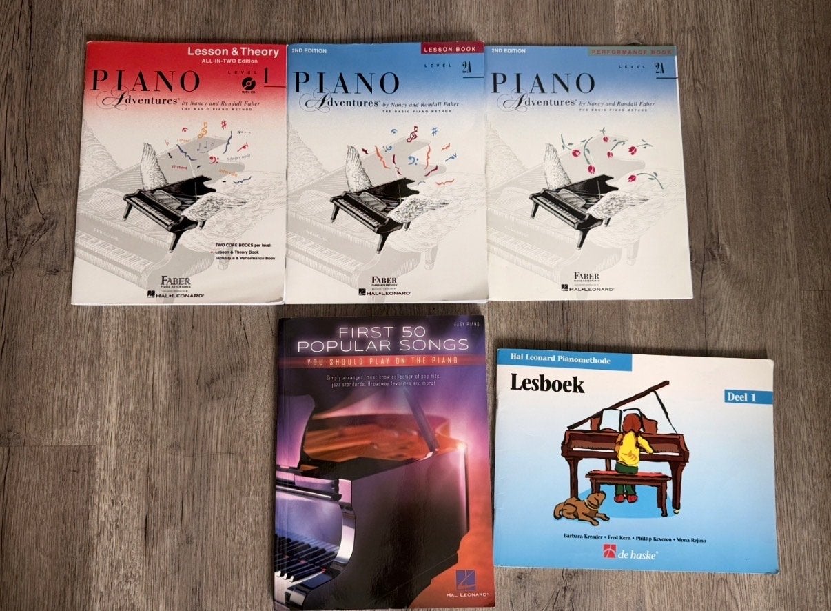 Pianoboeken: Piano Adventures, First 50 Popular Songs, Lesbo, Gebruikt, Les of Cursus, Ophalen of Verzenden, Piano