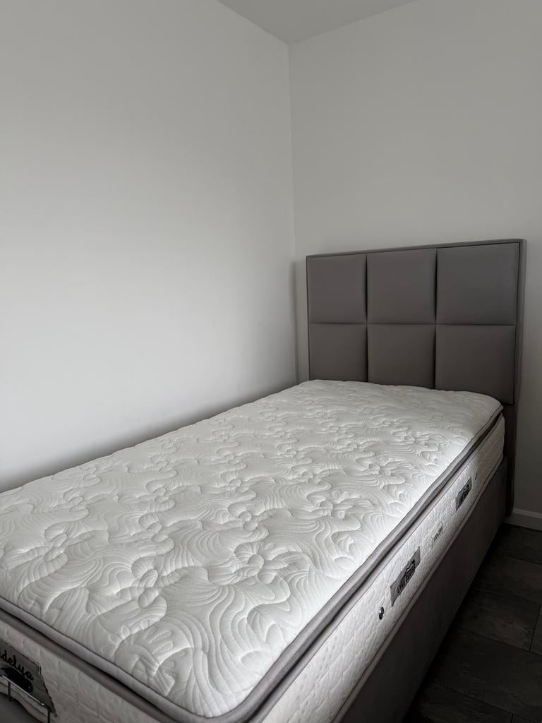 Grijze boxspring met opbergruimte, Ophalen, 100 cm, Eenpersoons, Zo goed als nieuw
