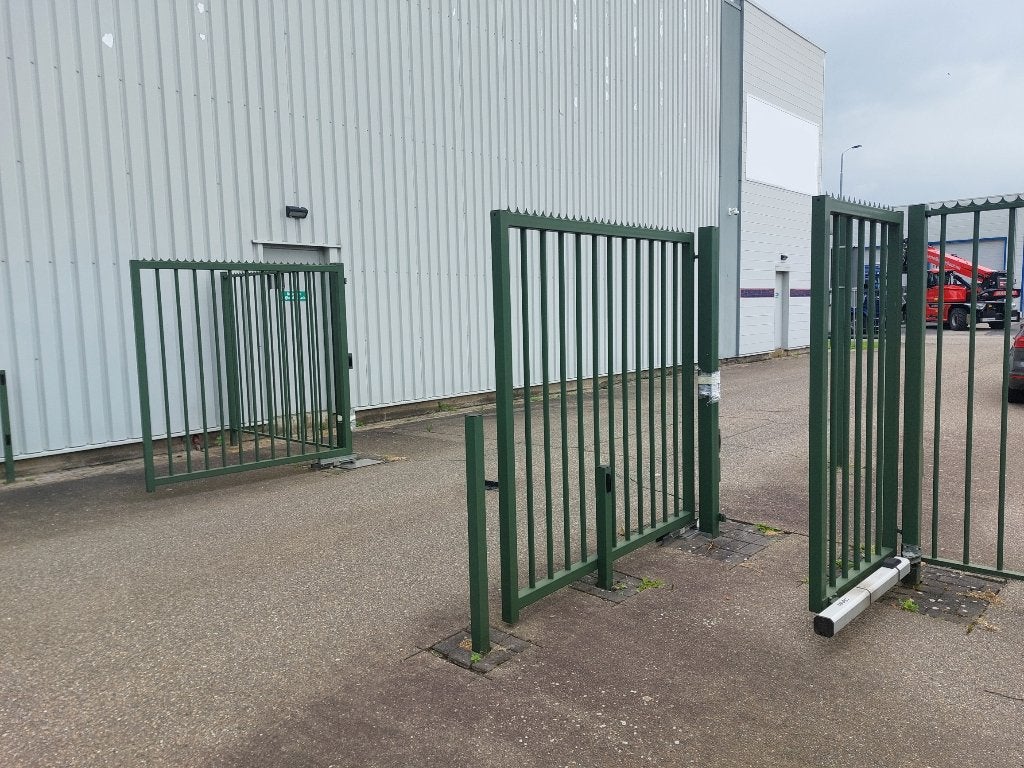 Dubbele elektrische draaipoort + hekwerk, Tuin en Terras, Tuinhekken en Hekwerk, Ophalen, Met poort, Gebruikt, Spijlenhekwerk
