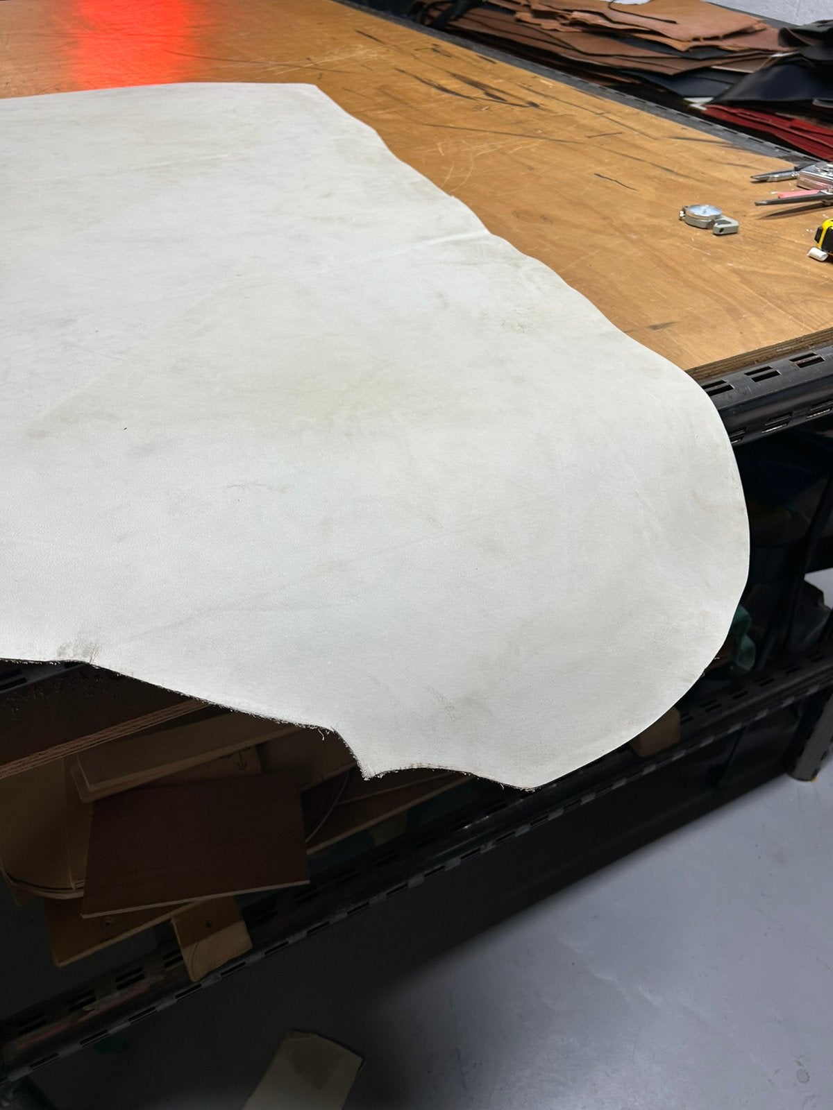 Onbewerkte tuigleer 3 mm dikte half soepel nr 29, Leer of Kunstleer, Ophalen of Verzenden, Zo goed als nieuw, 30 tot 120 cm