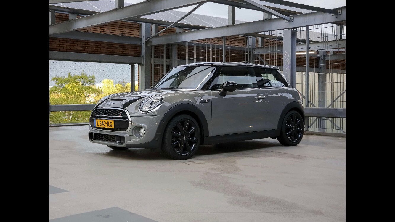 Mini Cooper S 3-deurs (f55) 2.0 192pk Aut 2018 Grijs, 1998 cc, Zwart, 4 stoelen, Leder en Stof