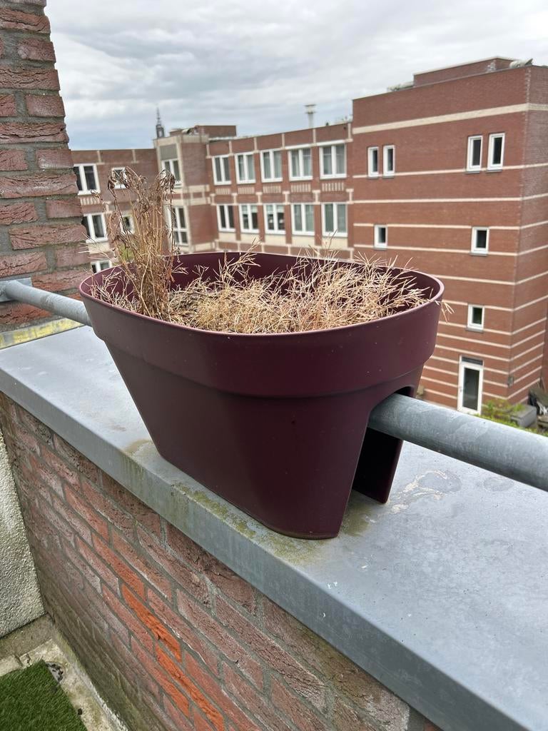 Aubergine kleurige balkon bloembak - Kunststof, Ophalen, Kunststof, Gebruikt, Minder dan 30 cm