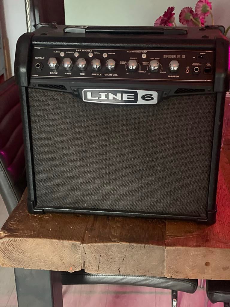 Line 6 Spider IV 15 Gitaarversterker, Muziek en Instrumenten, Ophalen, Zo goed als nieuw, Gitaar, Minder dan 50 watt