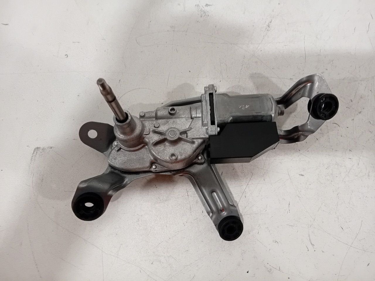 Ruitenwissermotor achter Toyota Yaris, Onderdelen@venauto.nl, Van der Ven Autorecycling B.V., Gebruikt, Ettenseweg 76, 4706 PB Roosendaal, The Netherlands