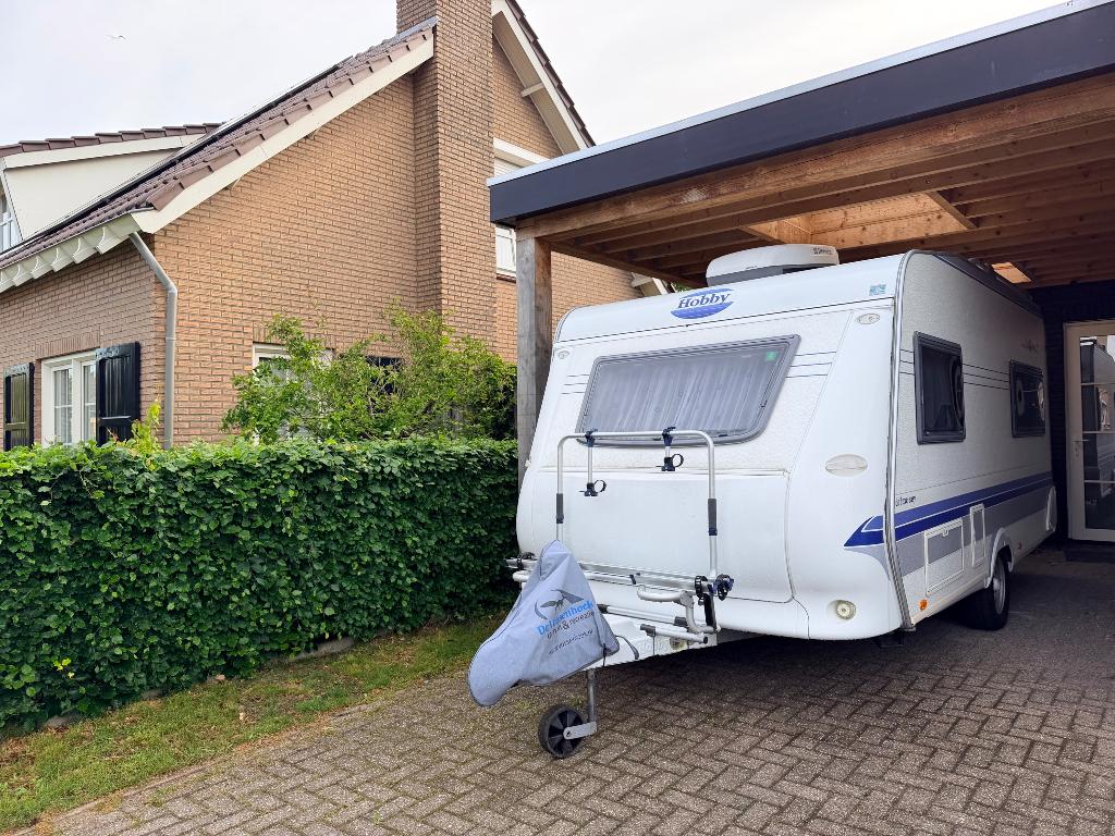 Hobby De Luxe Easy 440 SF | 2004 | Airco | Voortent + luifel, Hobby, Treinzit, Dwarsbed, Particulier