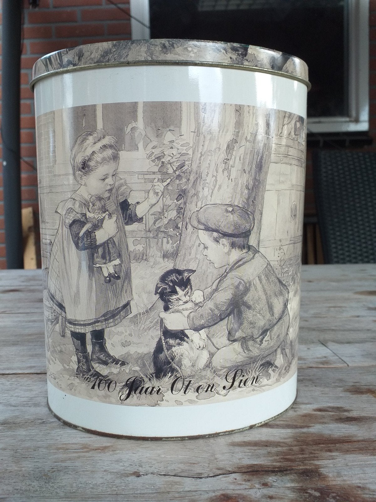 Blik met Ot en Sien afbeelding, Ophalen
