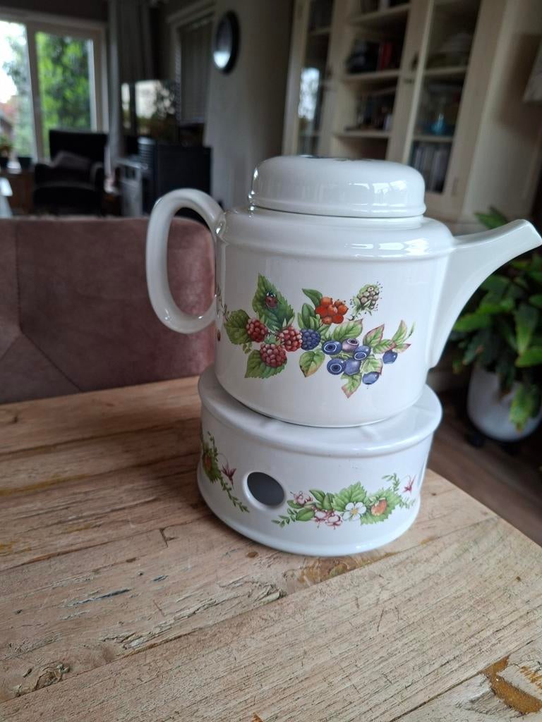 Marjolein Bastin theepot + theelicht Bosvruchten -Nieuw, Theepot/fluitketel, Ophalen of Verzenden, Zo goed als nieuw, Steen/keramiek