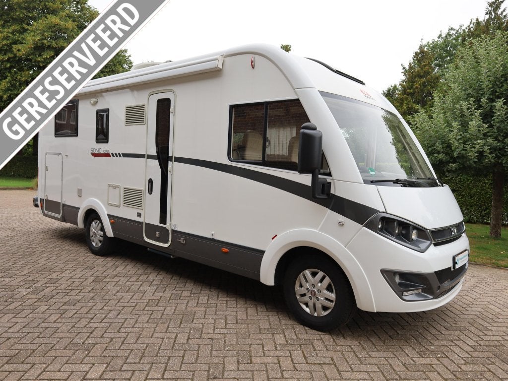 Adria Sonic I 700 SC queensbed + hefbed, Caravans en Kamperen, Campers, Afzuigkap, Ringverwarming, Fiat, Airbags