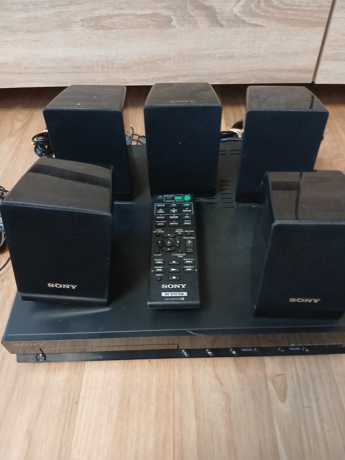 Sony DAV-TZ140 DVD Home Theatre System 5.1, Gebruikt, 70 watt of meer, Ophalen of Verzenden, 5.1-systeem