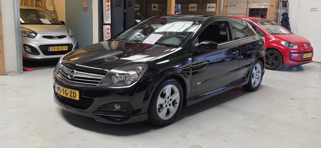 Opel Astra GTC 1.4 OPC LINE OPC Bodykitt, AIRCO, Nwe APK, NA, Auto's, Voorwielaandrijving, Stof, Gebruikt, Zwart