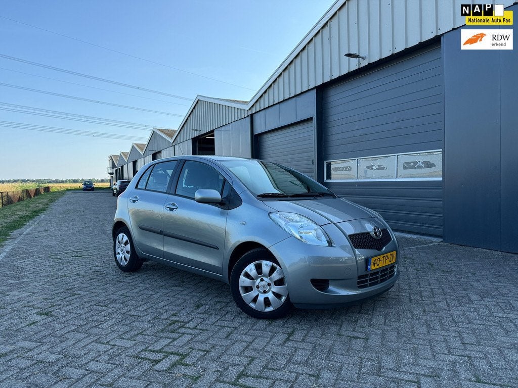 Toyota Yaris 1.3 VVTi Sol 2e Eigenaar/Airco/Volledig onderho, Auto's, Toyota, Voorwielaandrijving, 4 cilinders, 995 kg, Origineel Nederlands