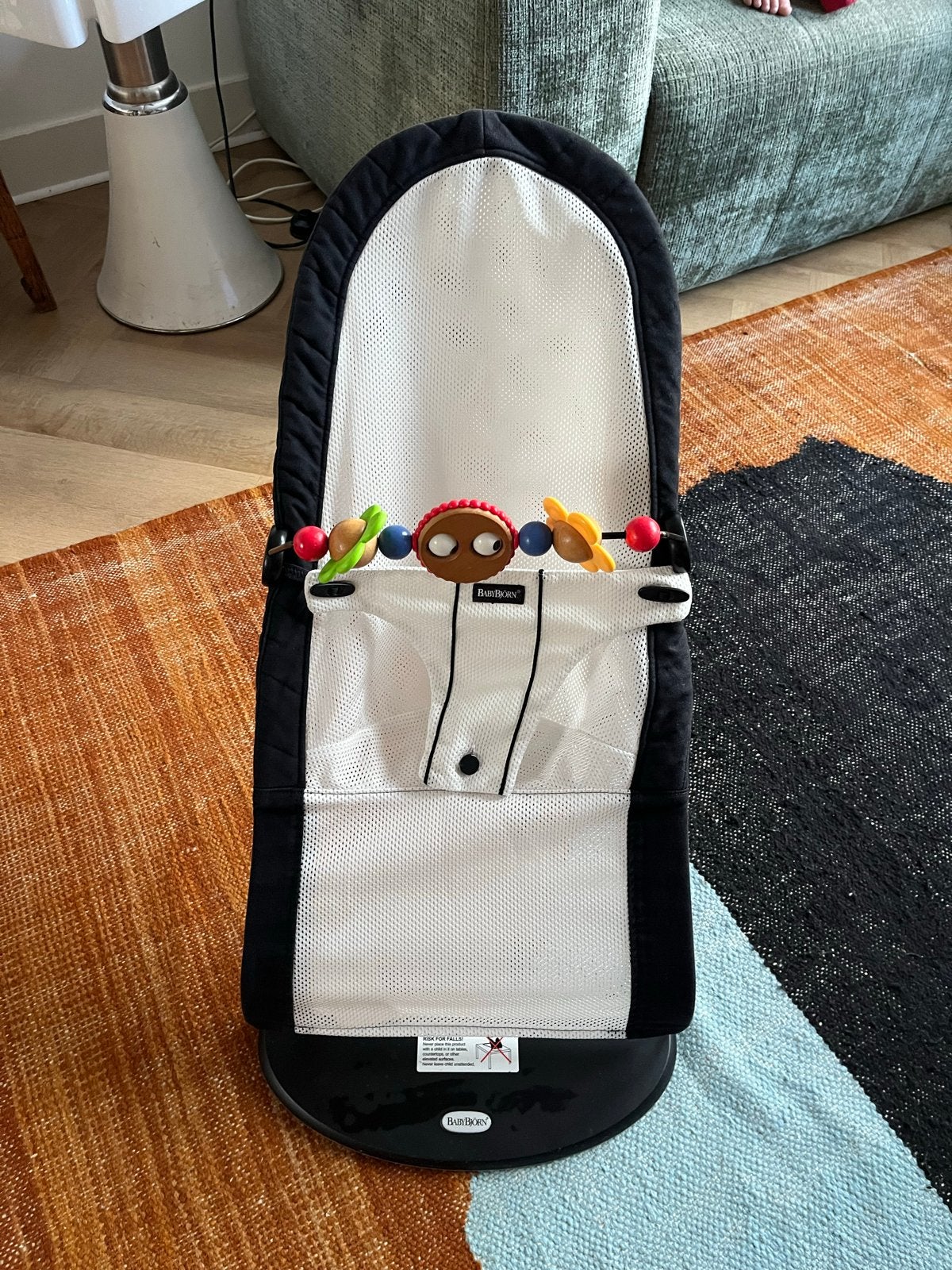 BabyBjörn Wipstoel met Speelboog - Zwart/Wit Mesh, Ophalen, Zo goed als nieuw