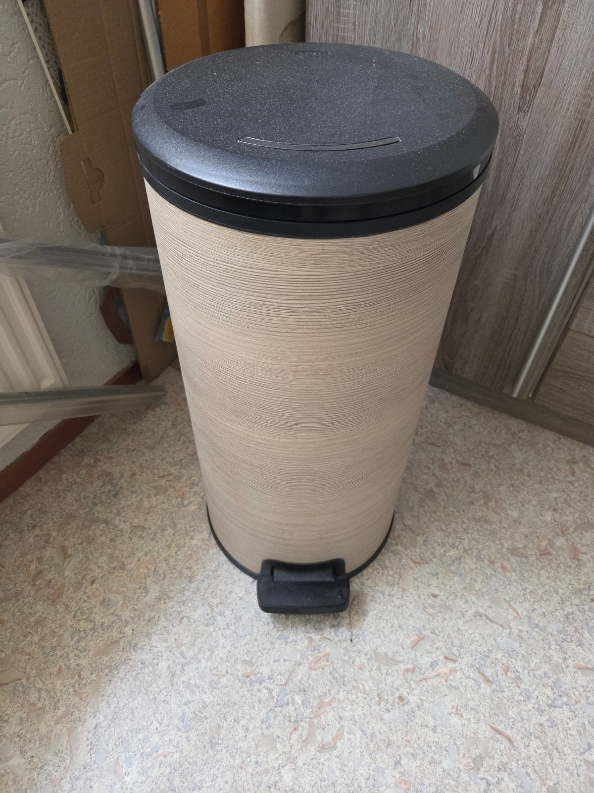 Curver pullenbak met pedaal - Beige/Zwart, Ophalen, Kunststof, Gebruikt, Met pedaal