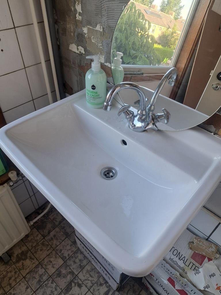 Duravit Porceleijnen Wastafel / waskom met kraan, Minder dan 100 cm, Wasbak of Wastafel, 25 tot 50 cm, 50 tot 100 cm