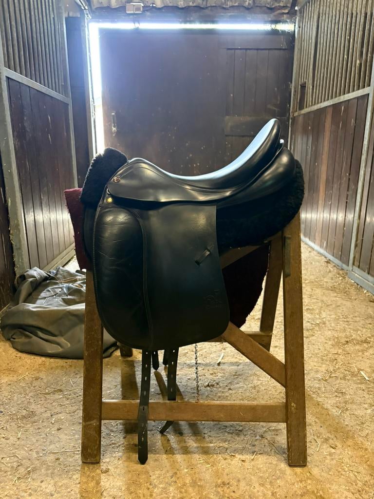 Prestige top dressage 18”, Dieren en Toebehoren, Paarden en Pony's | Zadels, Ophalen of Verzenden, Gebruikt, Dressuur